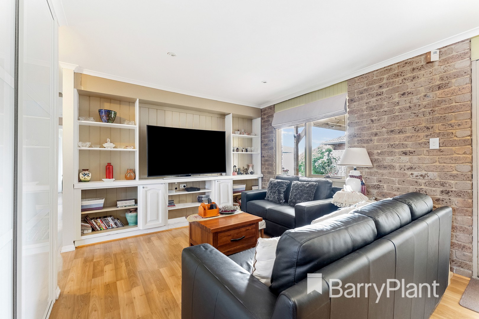 29 Nightingale Drive, Werribee, VIC 3030 - Thumbnail 2 - 18/01/2022