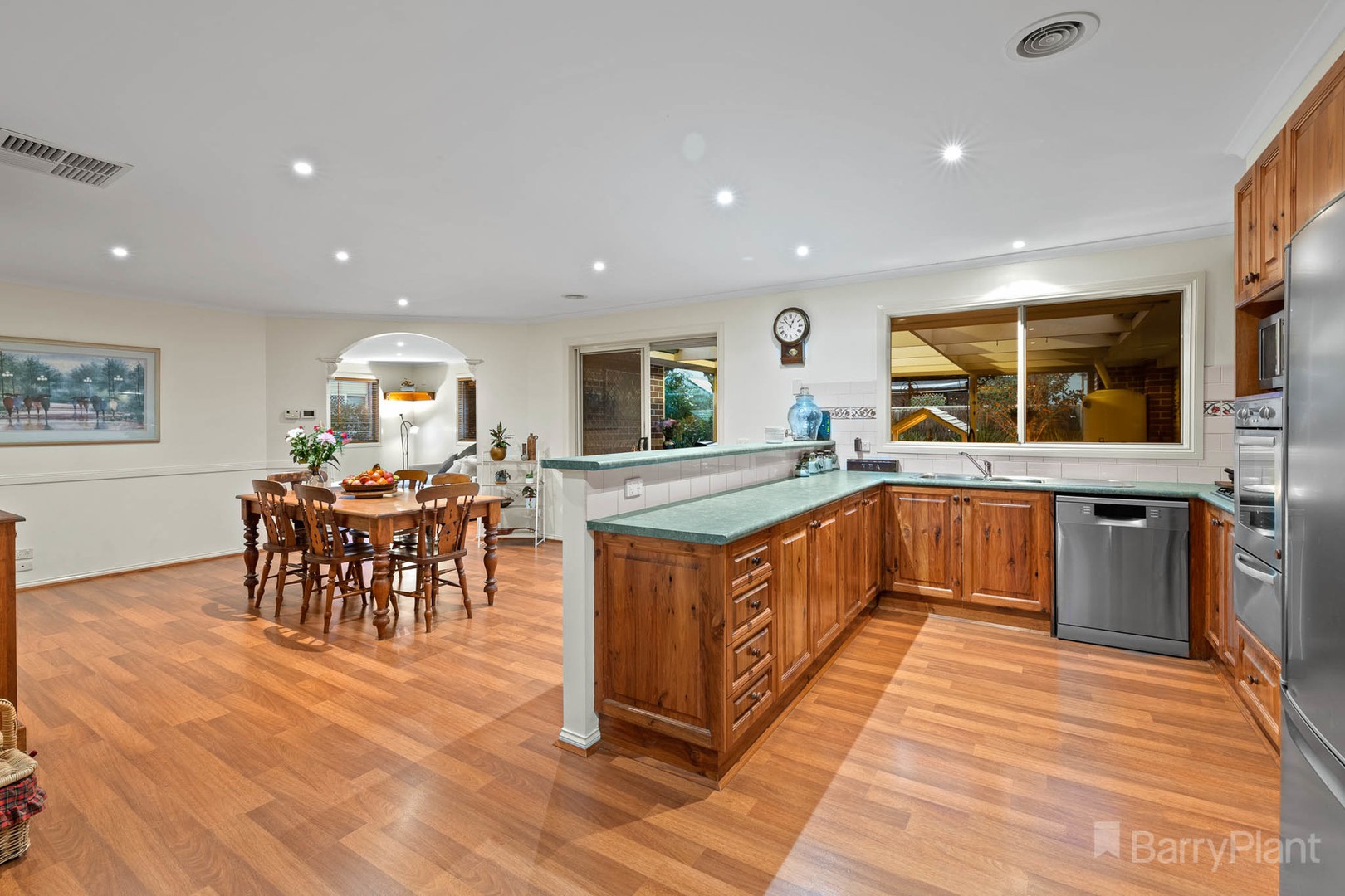 29 Oaklands Way, Pakenham, VIC 3810, Pakenham - Thumbnail 3