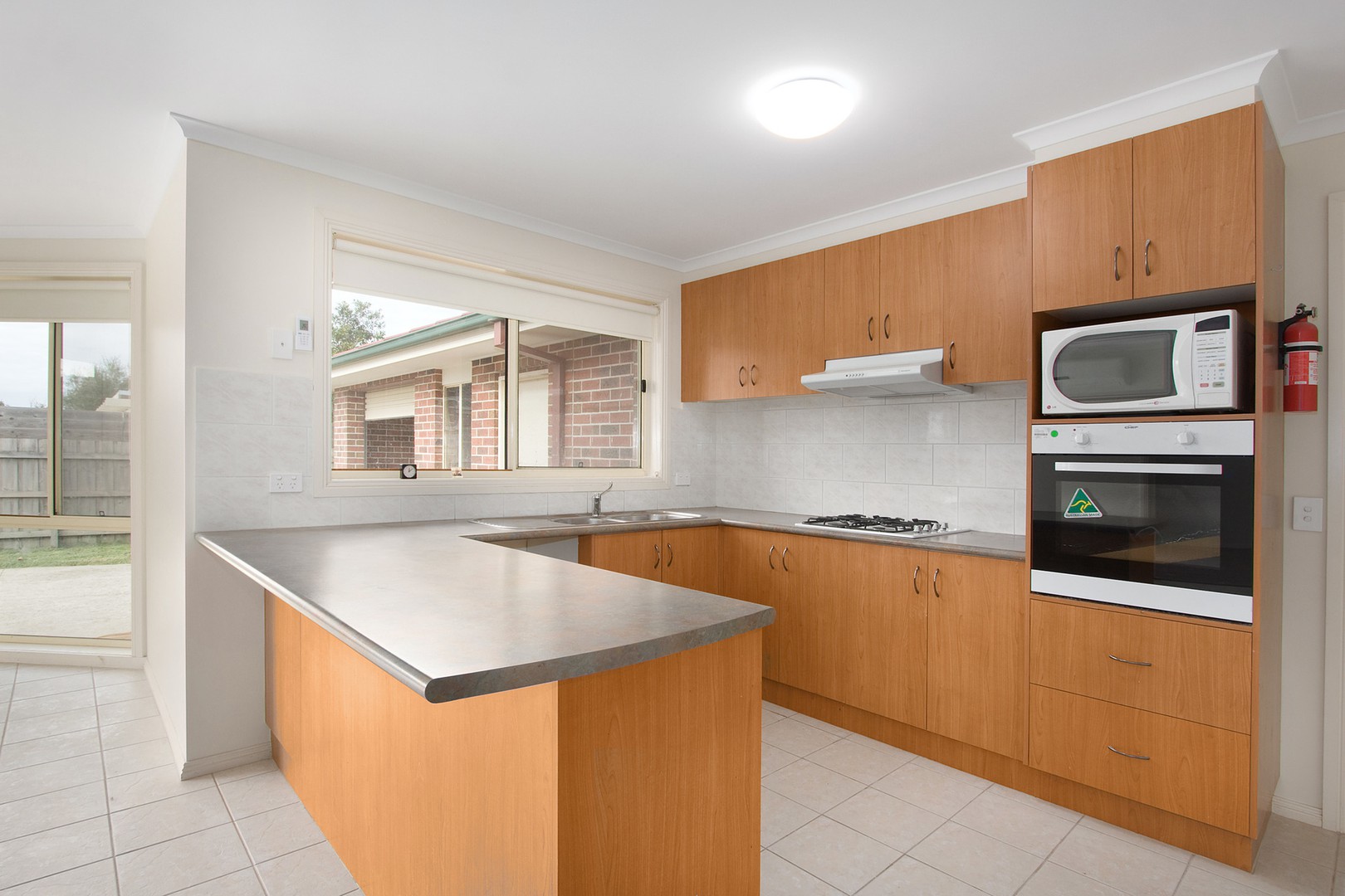 29 Park Boulevard, Pakenham, VIC 3810 - Thumbnail 1 - 09/04/2025