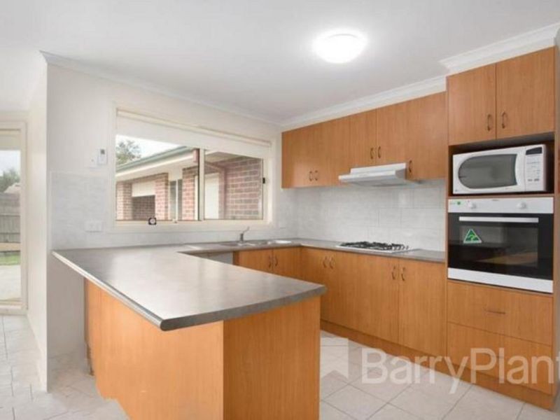 29 Park Boulevard, Pakenham, VIC 3810, Pakenham - Thumbnail 3