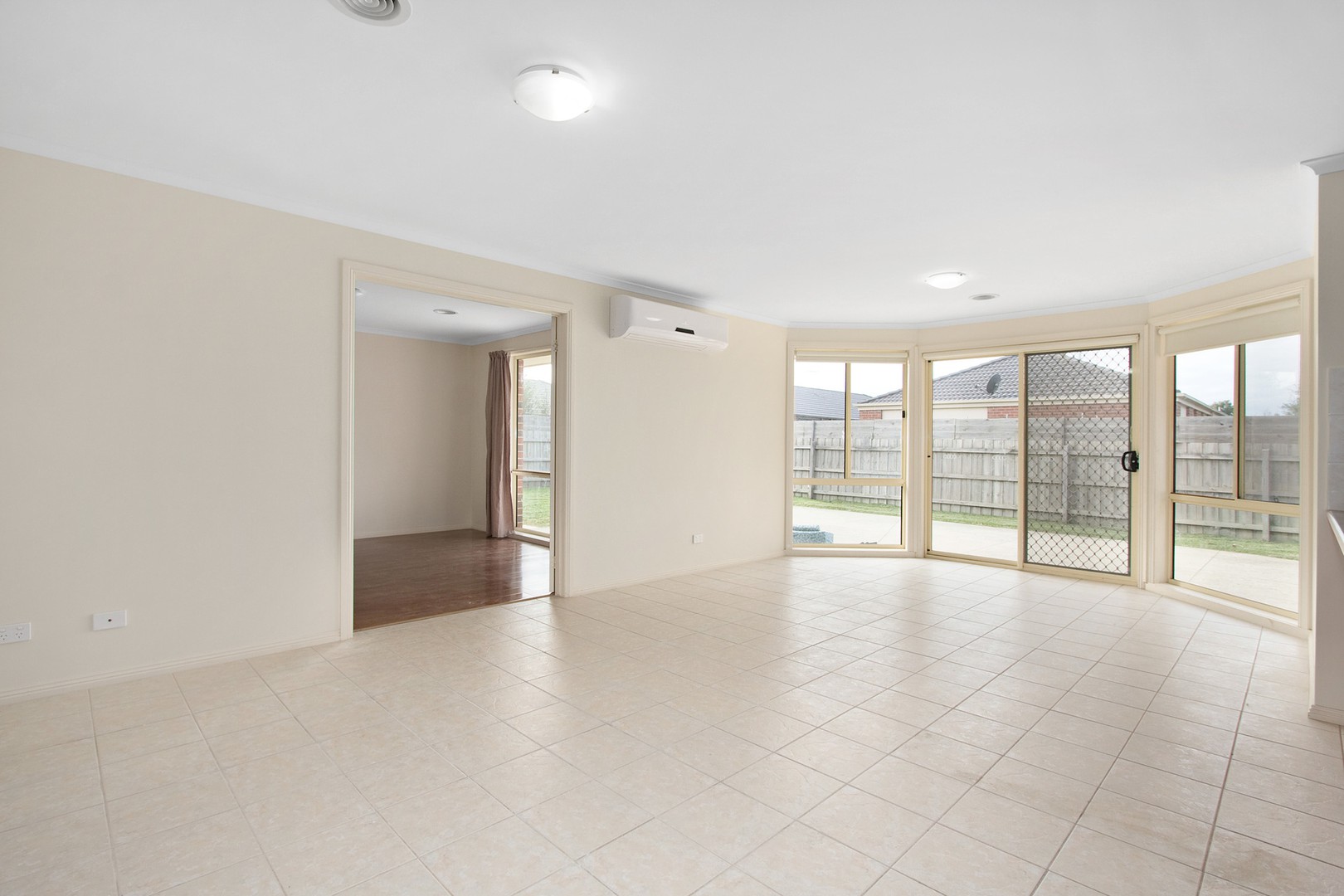 29 Park Boulevard, Pakenham, VIC 3810 - Thumbnail 2 - 09/04/2025