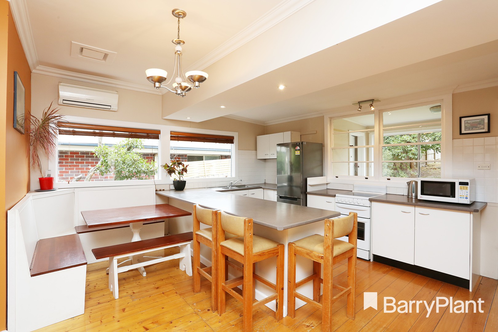 29 Queen Road, Lilydale, VIC 3140 - Thumbnail 2 - 02/03/2026