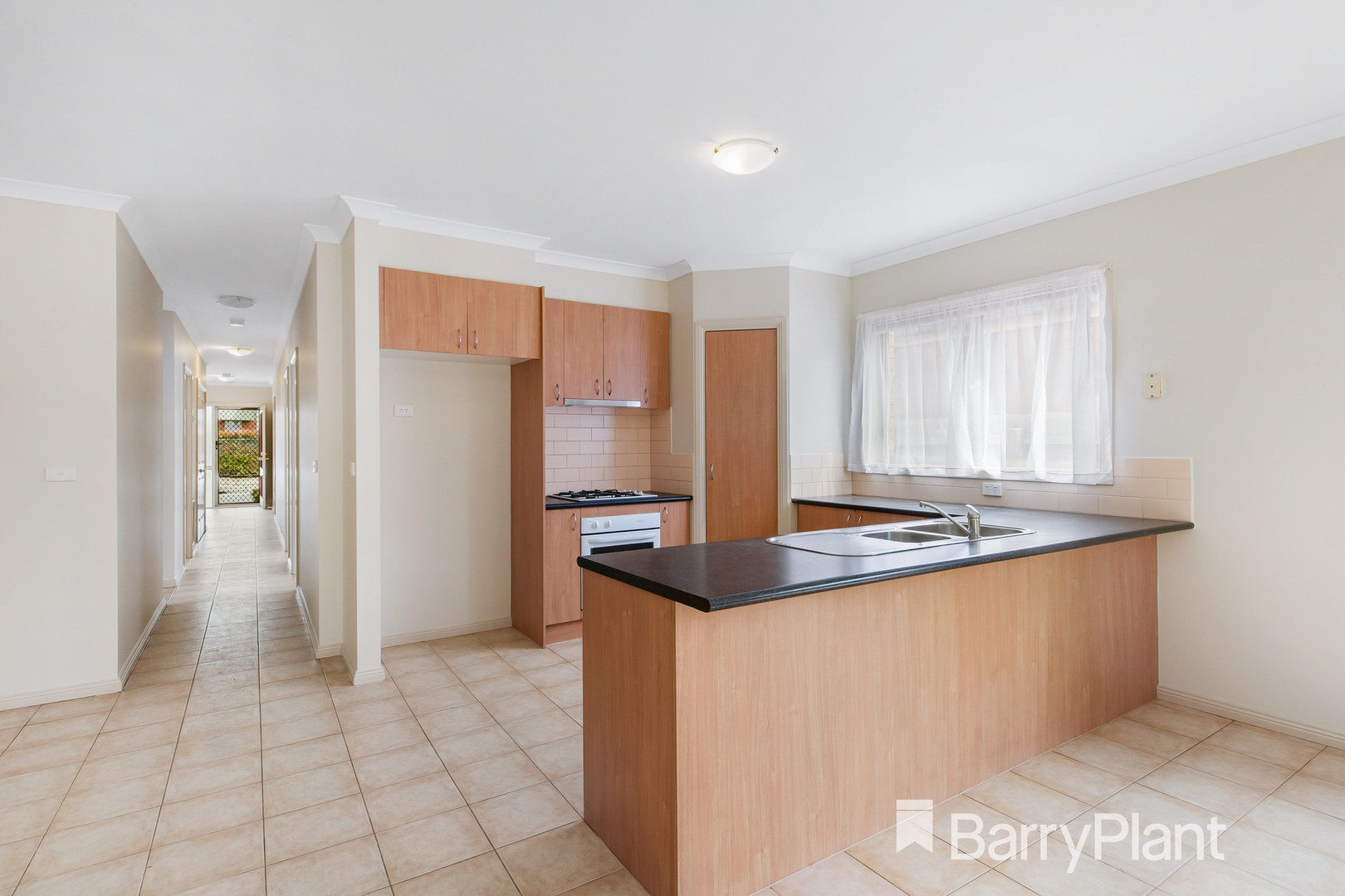 29 Retford Close, Werribee, VIC 3030, Werribee - Thumbnail 2