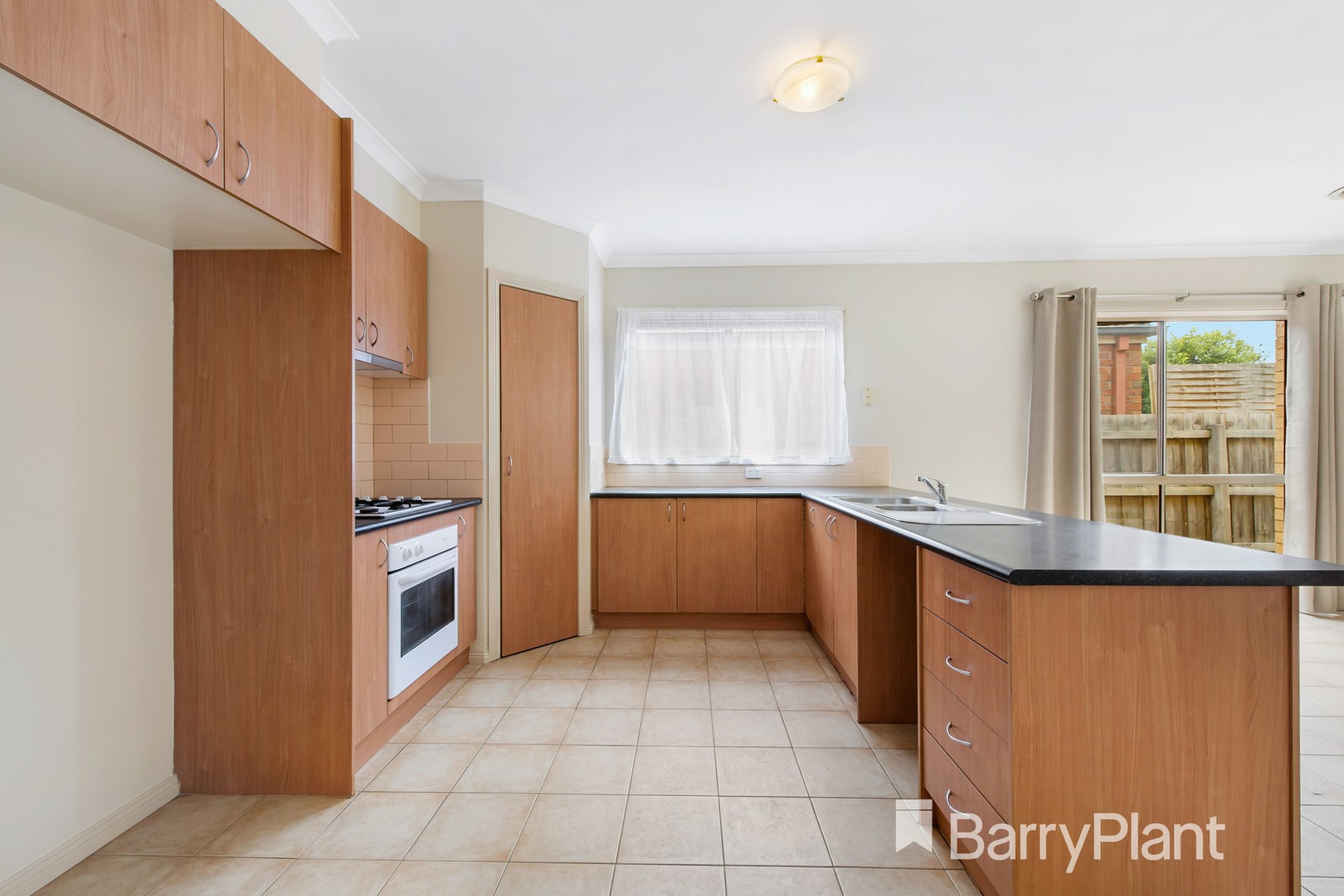 29 Retford Close, Werribee, VIC 3030, Werribee - Thumbnail 3