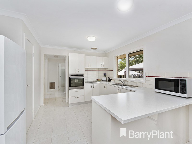 29 Rosina Drive, Melton, VIC 3337, Melton - Thumbnail 2