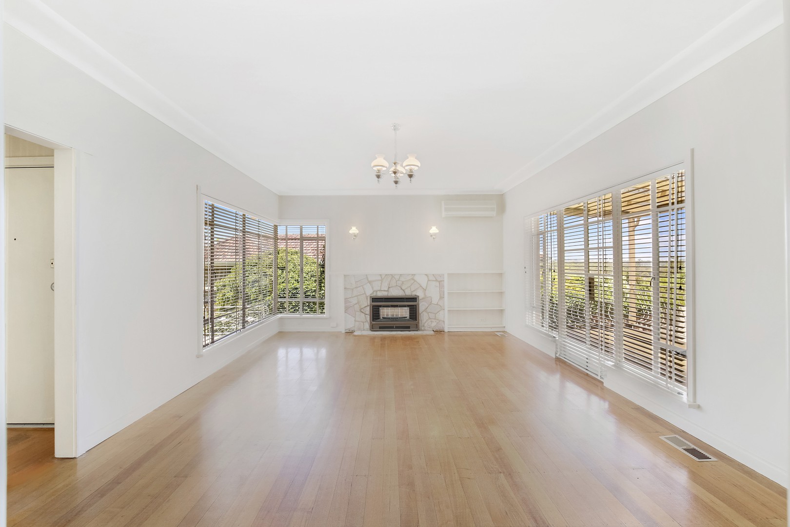 29 St Vigeons Road, Reservoir, VIC 3073, Reservoir - Thumbnail 4