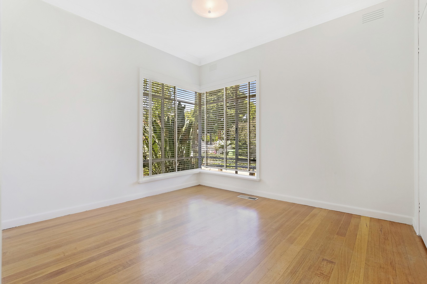 29 St Vigeons Road, Reservoir, VIC 3073, Reservoir - Thumbnail 7