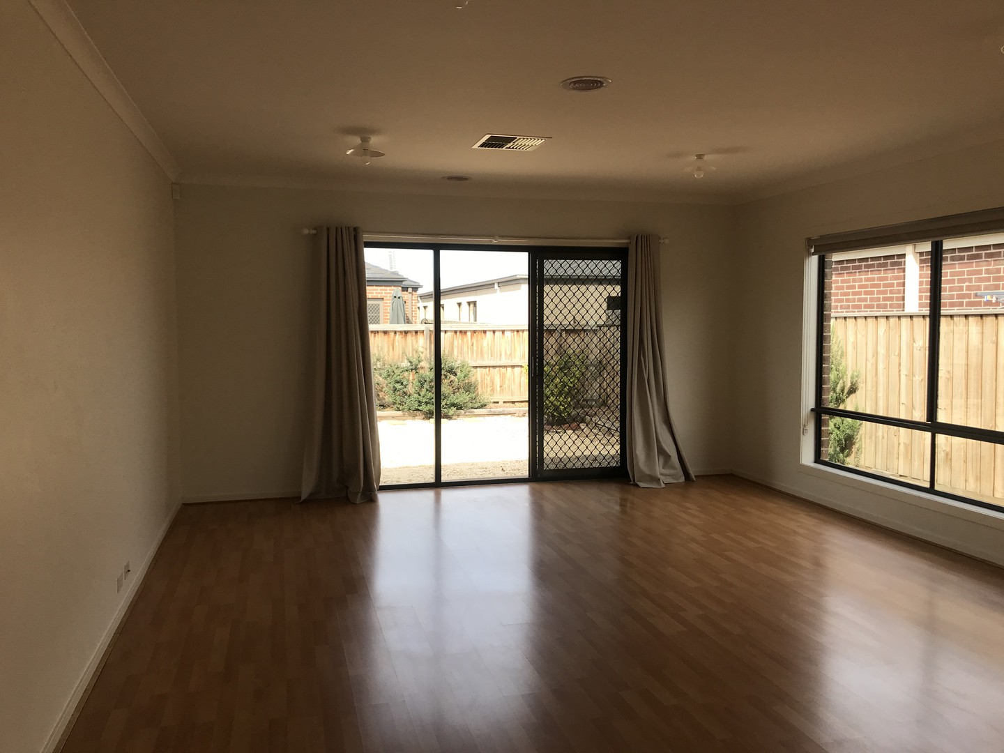 29 Taworri Crescent, Werribee, VIC 3030, Werribee - Thumbnail 3