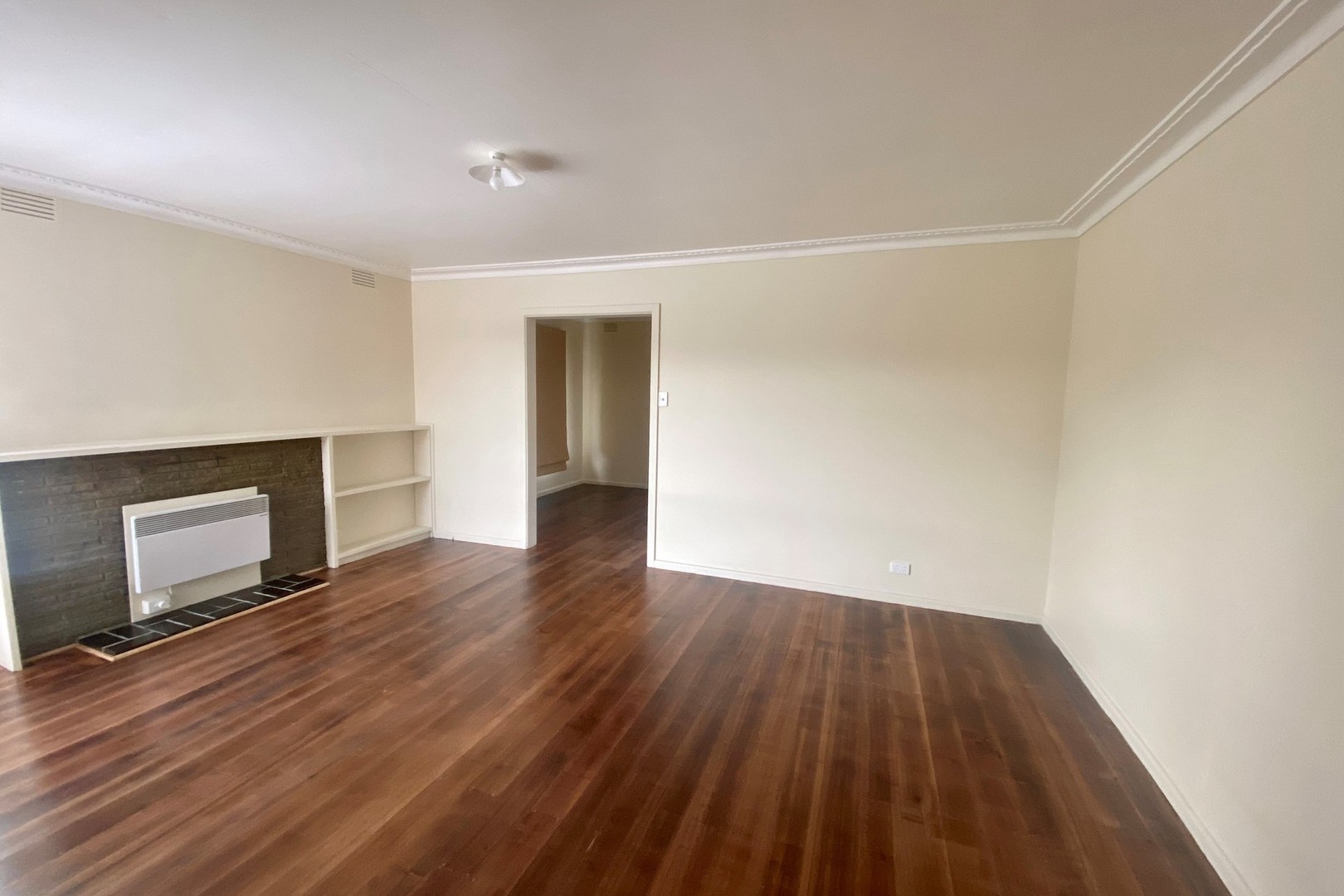 29 Tracey Street, Reservoir, VIC 3073 - Thumbnail 2 - 26/08/2021