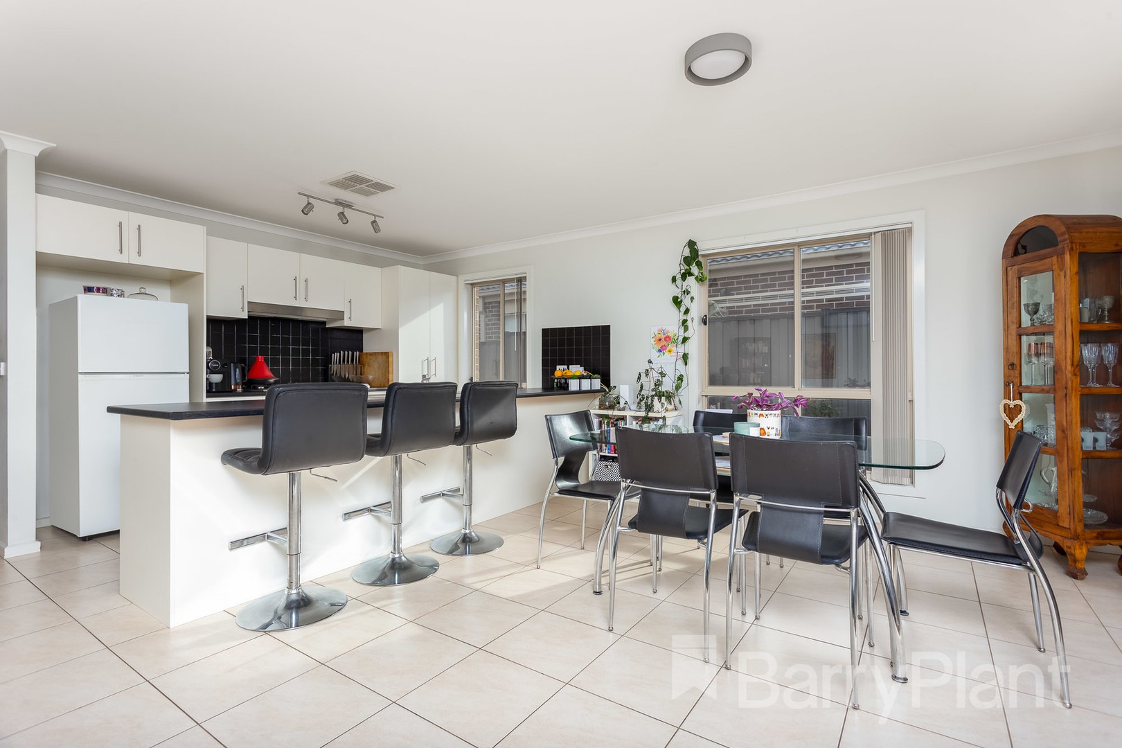 29 Vicky Court, Point Cook, VIC 3030, Point Cook - Thumbnail 3