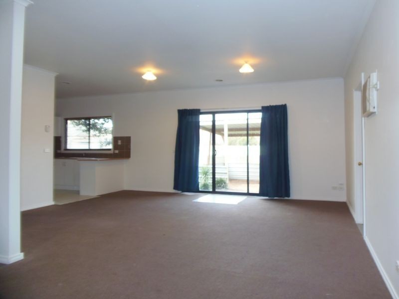 29 Willandra Loop, Caroline Springs, VIC 3023, Caroline Springs - Thumbnail 3