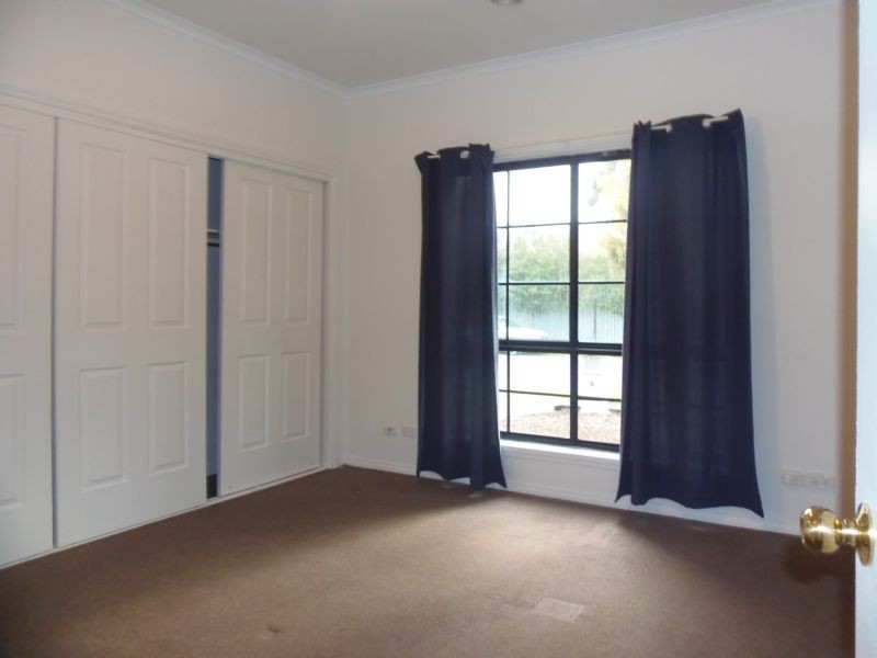 29 Willandra Loop, Caroline Springs, VIC 3023, Caroline Springs - Thumbnail 4