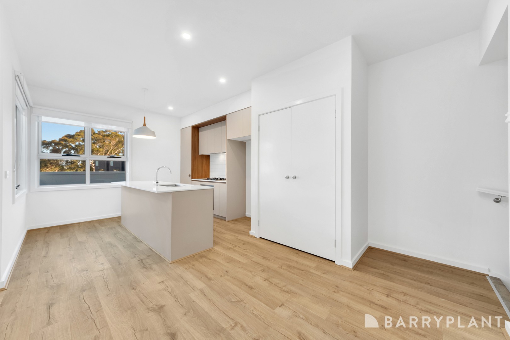 29 Yellowstone Street, South Morang, VIC 3752 - Thumbnail 2 - 07/01/2026