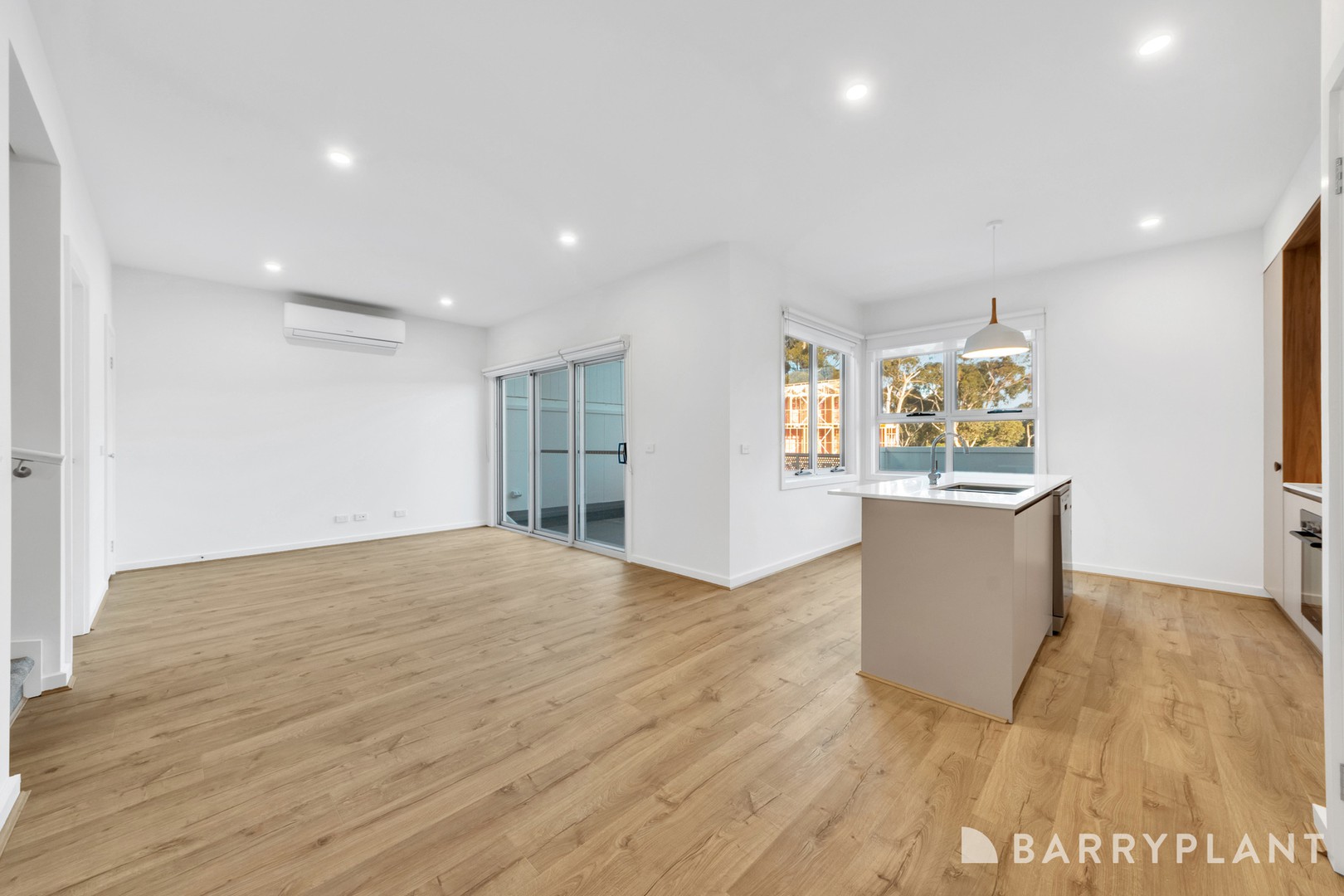 29 Yellowstone Street, South Morang, VIC 3752, South Morang - Thumbnail 4