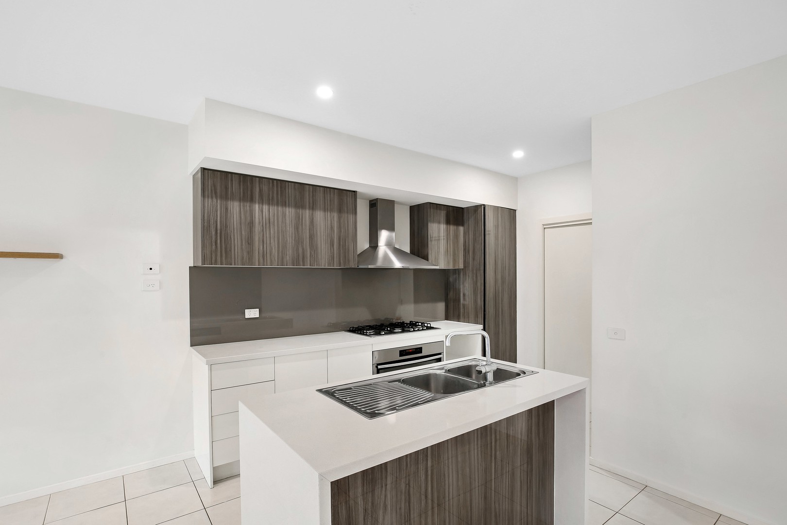 29 Zara Close, Bundoora, VIC 3083 - Thumbnail 2 - 02/07/2025