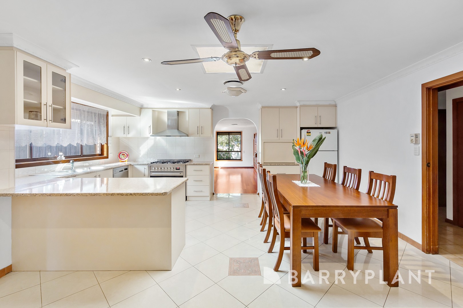291 Sunshine Avenue, St Albans, VIC 3021, St Albans - Thumbnail 2