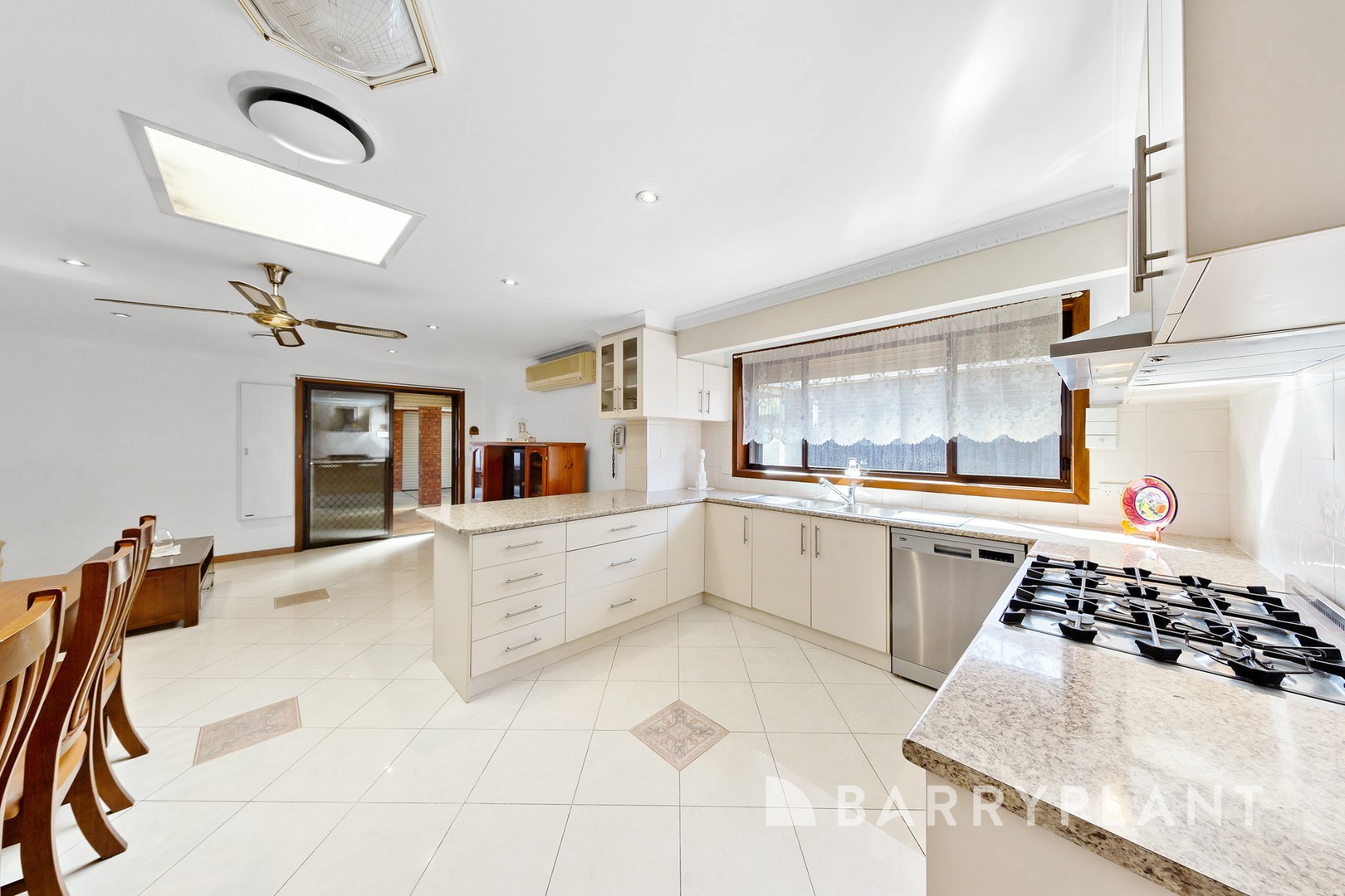 291 Sunshine Avenue, St Albans, VIC 3021, St Albans - Thumbnail 4