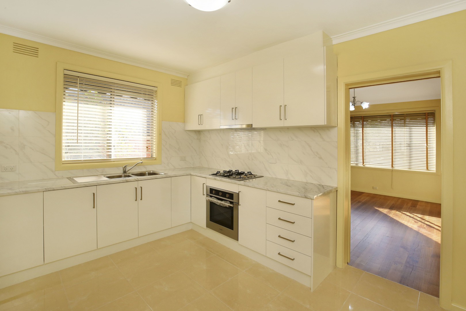 294 Greenwood Drive, Watsonia, VIC 3087 - Thumbnail 2 - 20/05/2026