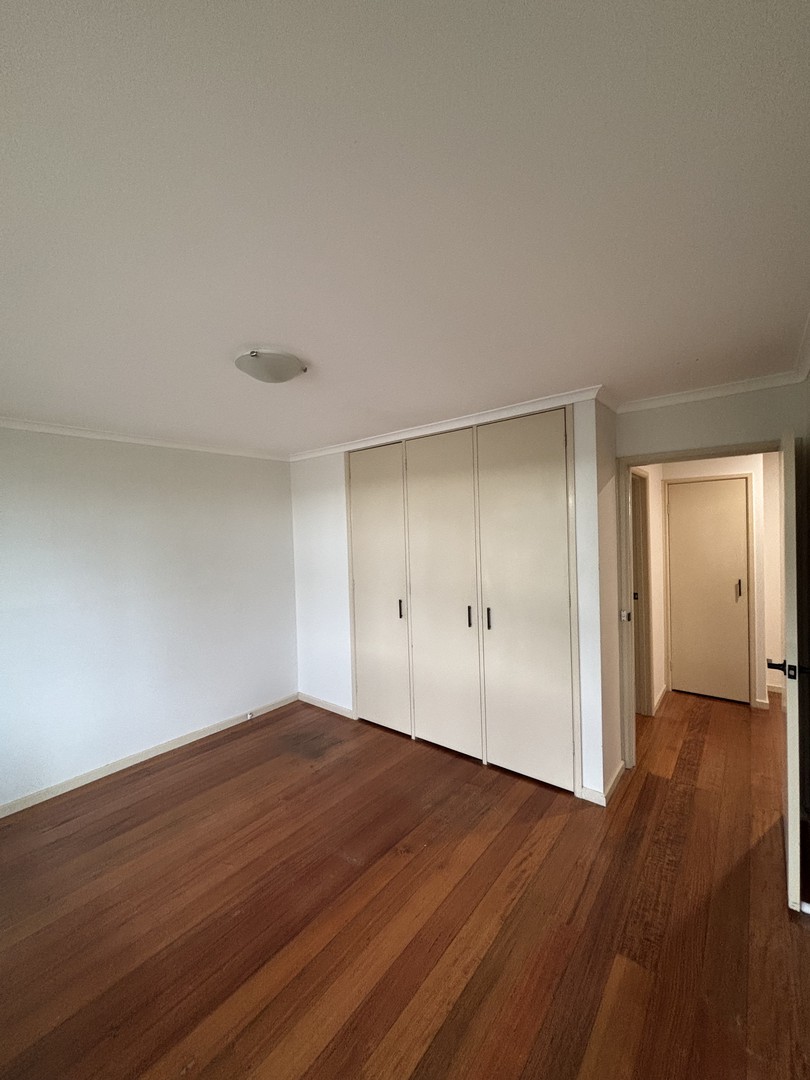 295 Carrick Drive, Gladstone Park, VIC 3043, Gladstone Park - Thumbnail 4
