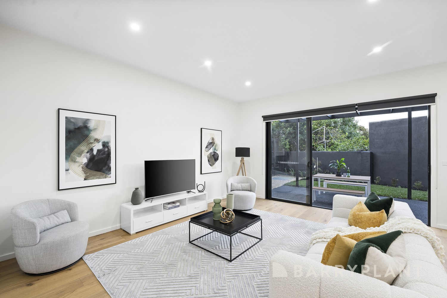 297 Greenwood Drive, Watsonia, VIC 3087 - Thumbnail 2 - 05/12/2023