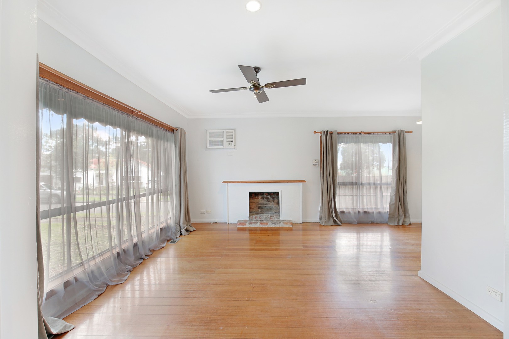 299 Nell Street West, Watsonia, VIC 3087, Watsonia - Thumbnail 2