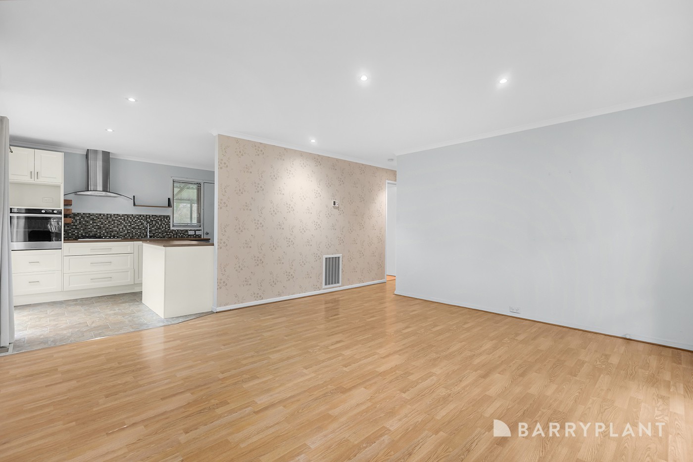 2A Glen Cairn Avenue, Ringwood, VIC 3134, Ringwood - Thumbnail 2