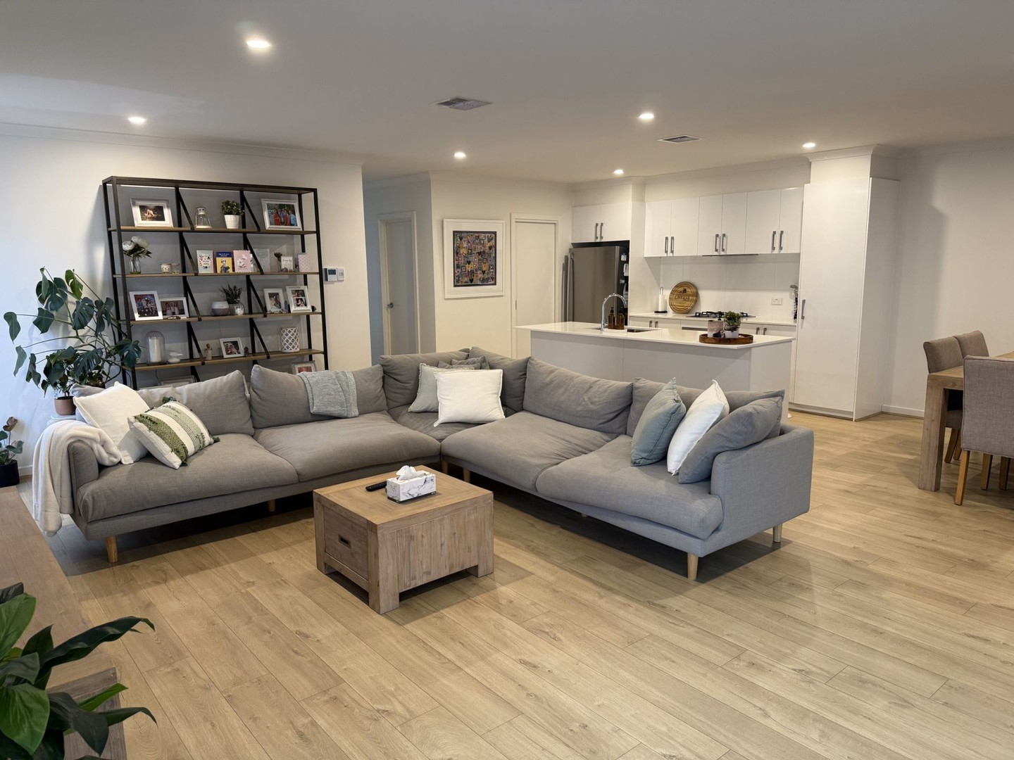 2A Molesworth St, Seaford, VIC 3198 - Thumbnail 2 - 03/01/2026