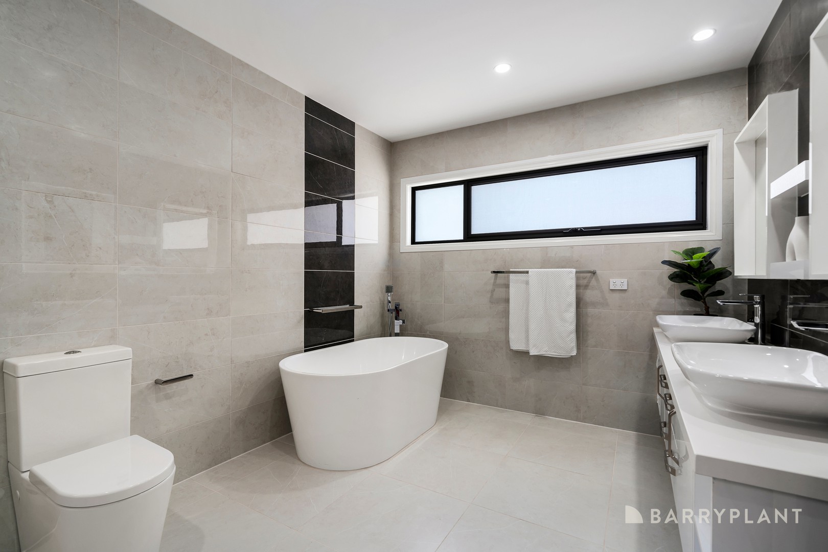 2A Oakbank Grove, Pascoe Vale, VIC 3044, Pascoe Vale - Thumbnail 4