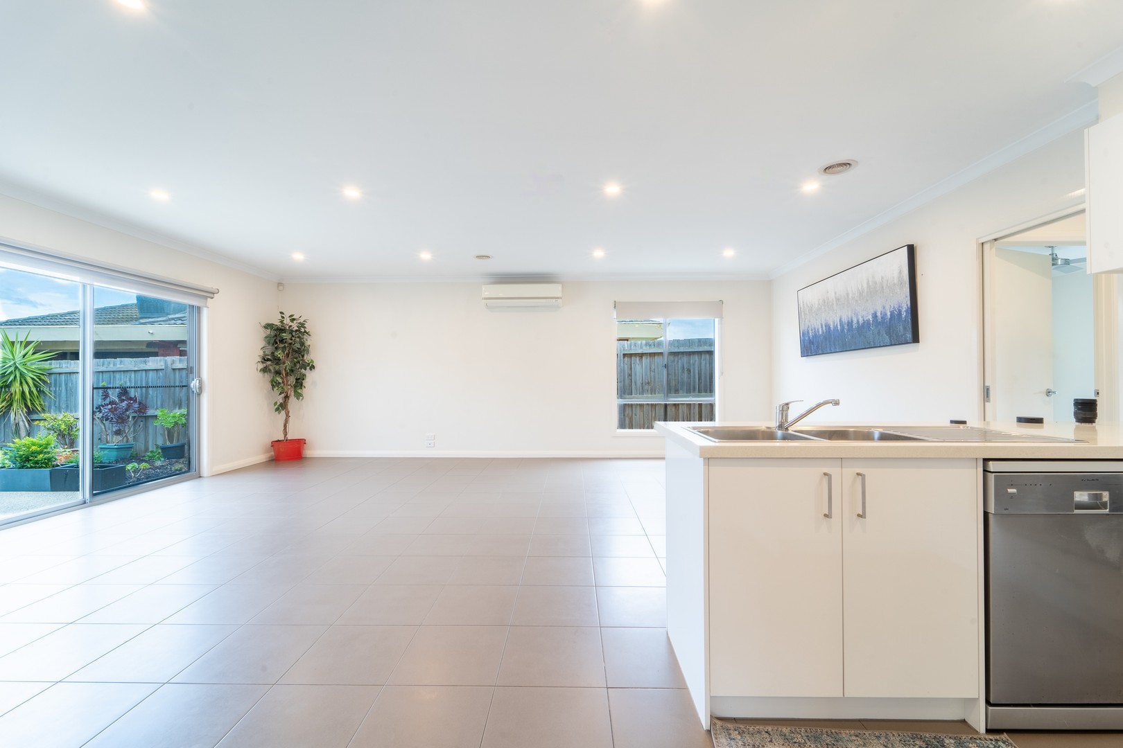 2A Springhurst Crescent, Grovedale, VIC 3216, Grovedale - Thumbnail 4