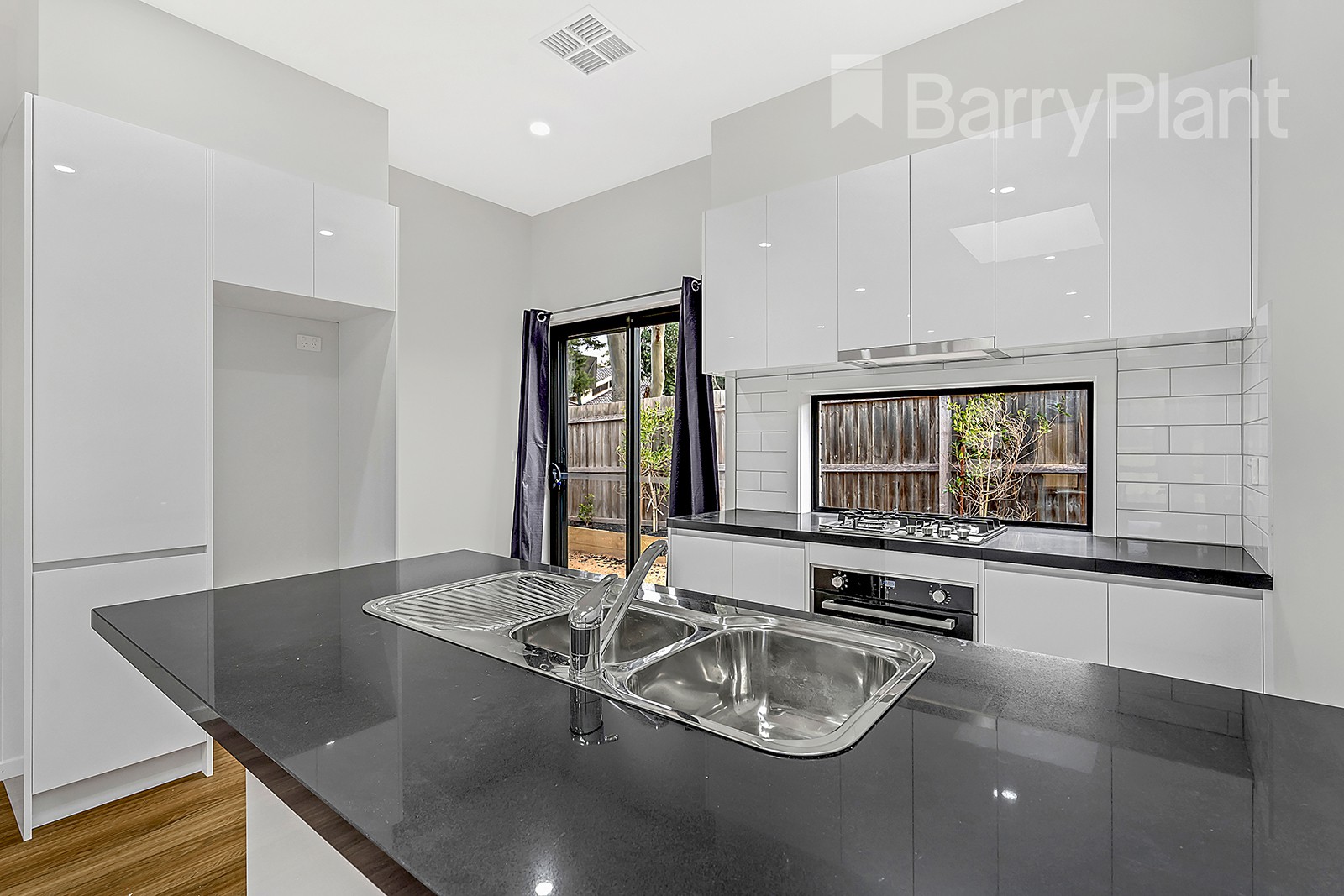 2A Woodlands Court, Craigieburn, VIC 3064 - Thumbnail 2 - 04/07/2025