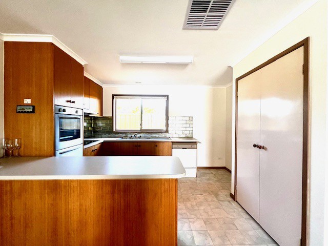 2B/26 Graceburn Grove, St Albans, VIC 3021, St Albans - Thumbnail 2