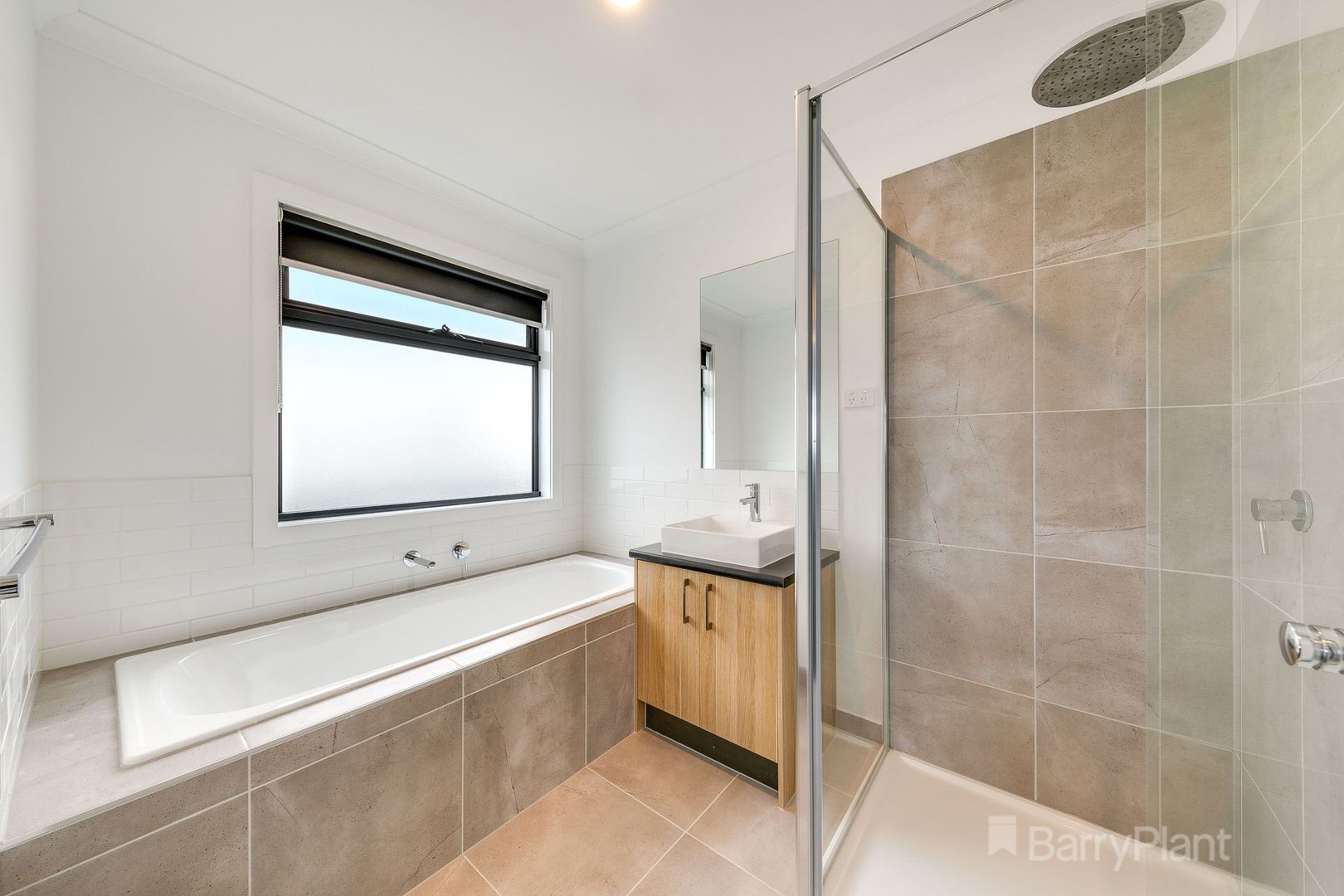 2B Heath Place, Pakenham, VIC 3810, Pakenham - Thumbnail 6