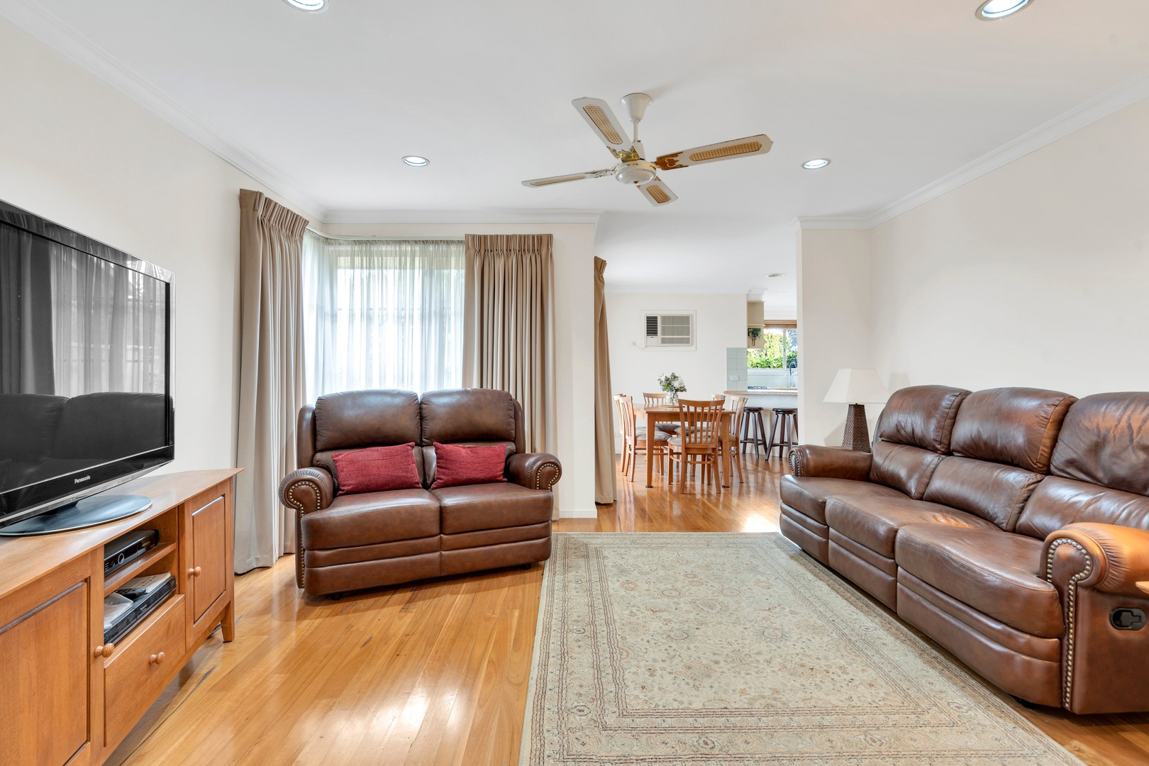 2B The Avenue, Niddrie, VIC 3042 - Thumbnail 2 - 21/11/2024