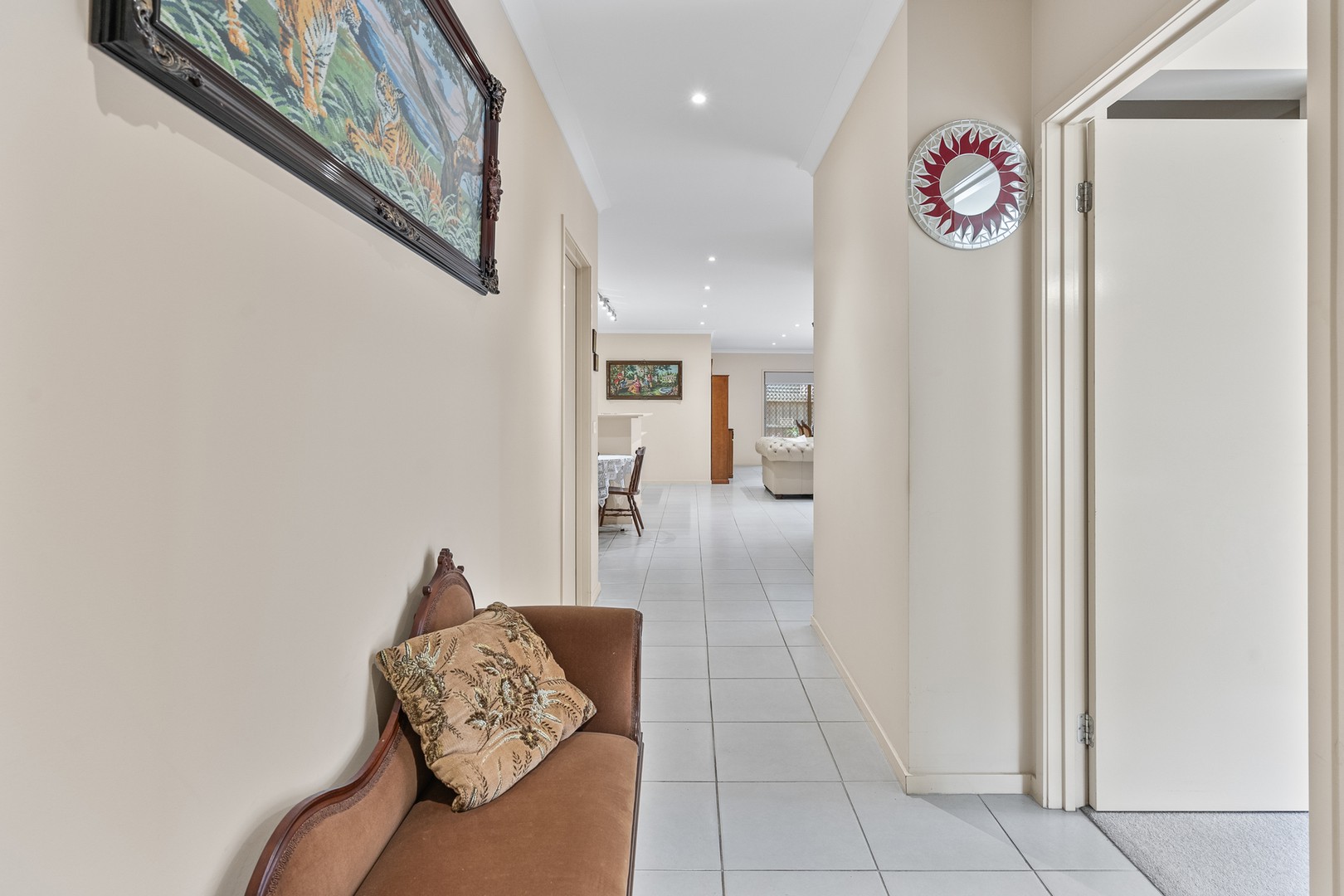 2D Apollo Road, Taylors Lakes, VIC 3038 - Thumbnail 2 - 06/11/2025