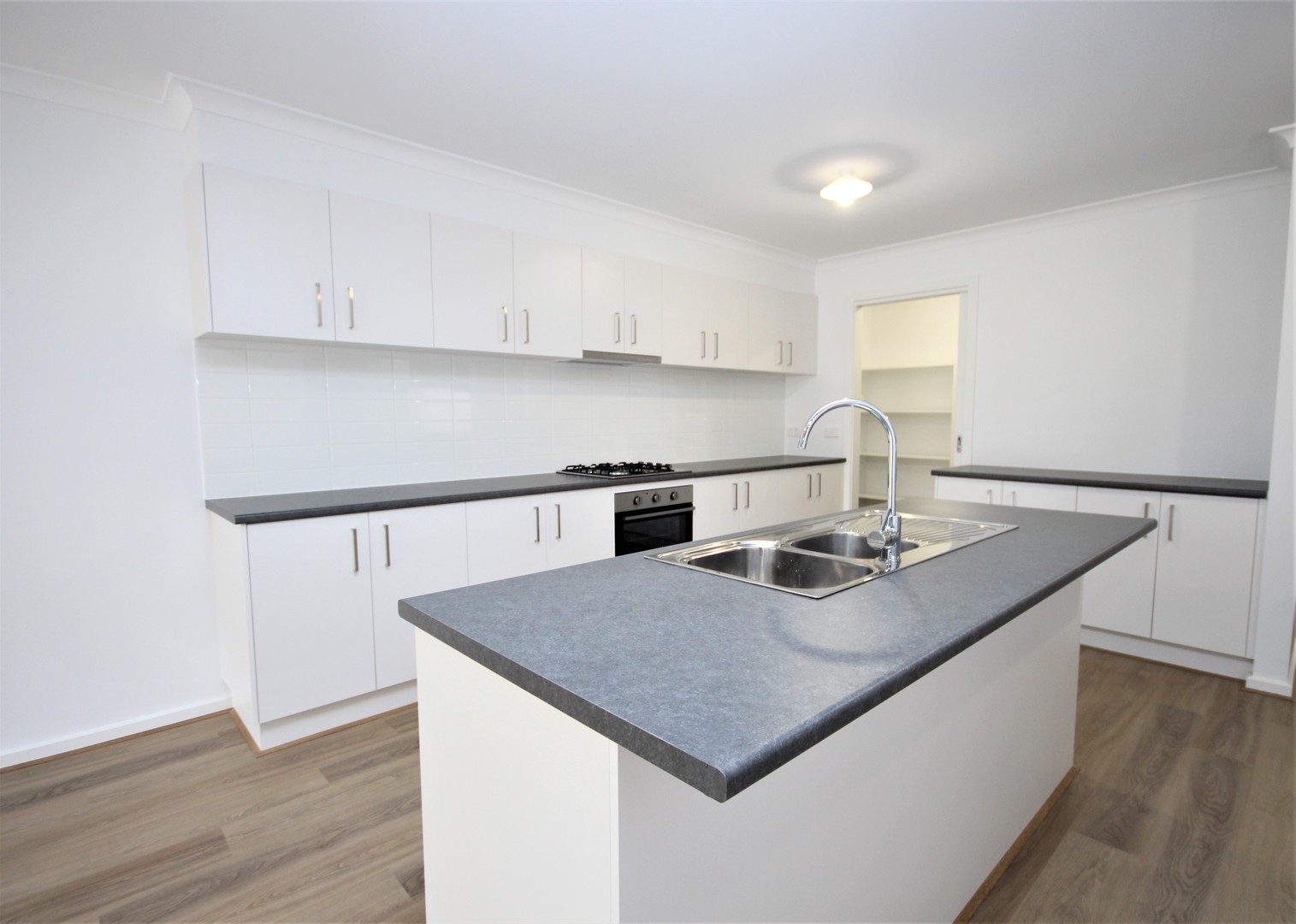 2D Azilemot Avenue, Herne Hill, VIC 3218, Herne Hill - Thumbnail 4