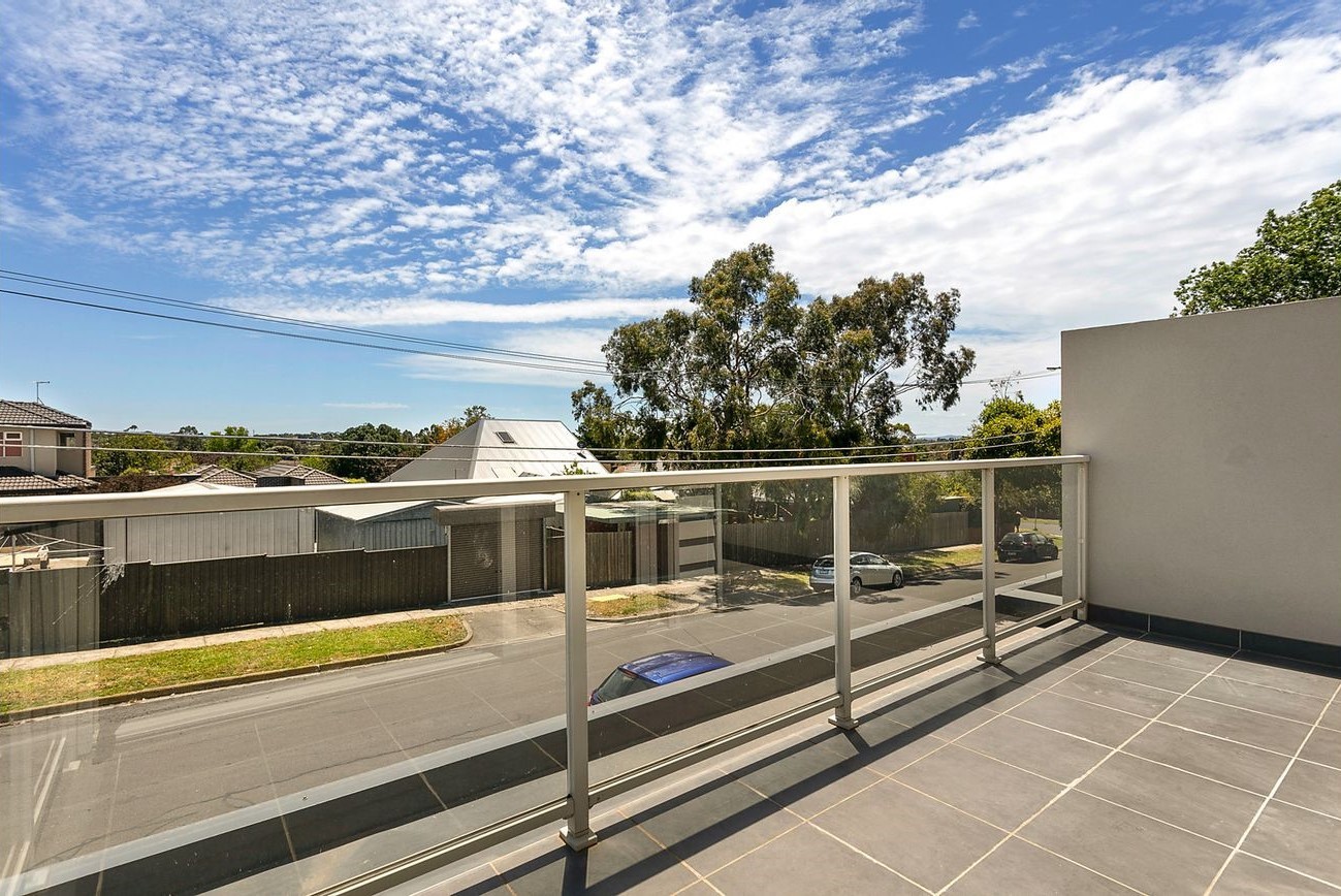 2D Kyneton Avenue, Reservoir, VIC 3073 - Thumbnail 1 - 15/11/2021