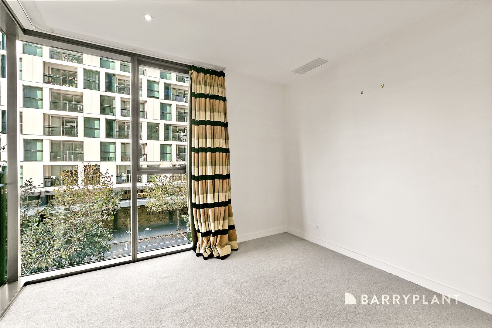 2E/8 Waterside Place, Docklands, VIC 3008, Docklands - Thumbnail 2