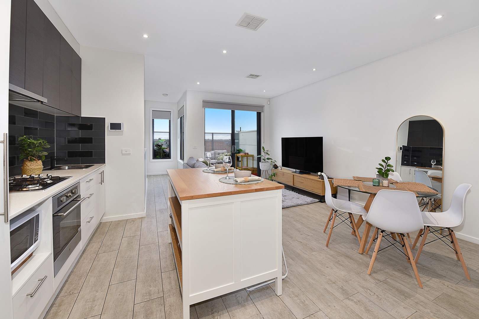 3/1 Erskine Avenue, Reservoir, VIC 3073, Reservoir - Thumbnail 2