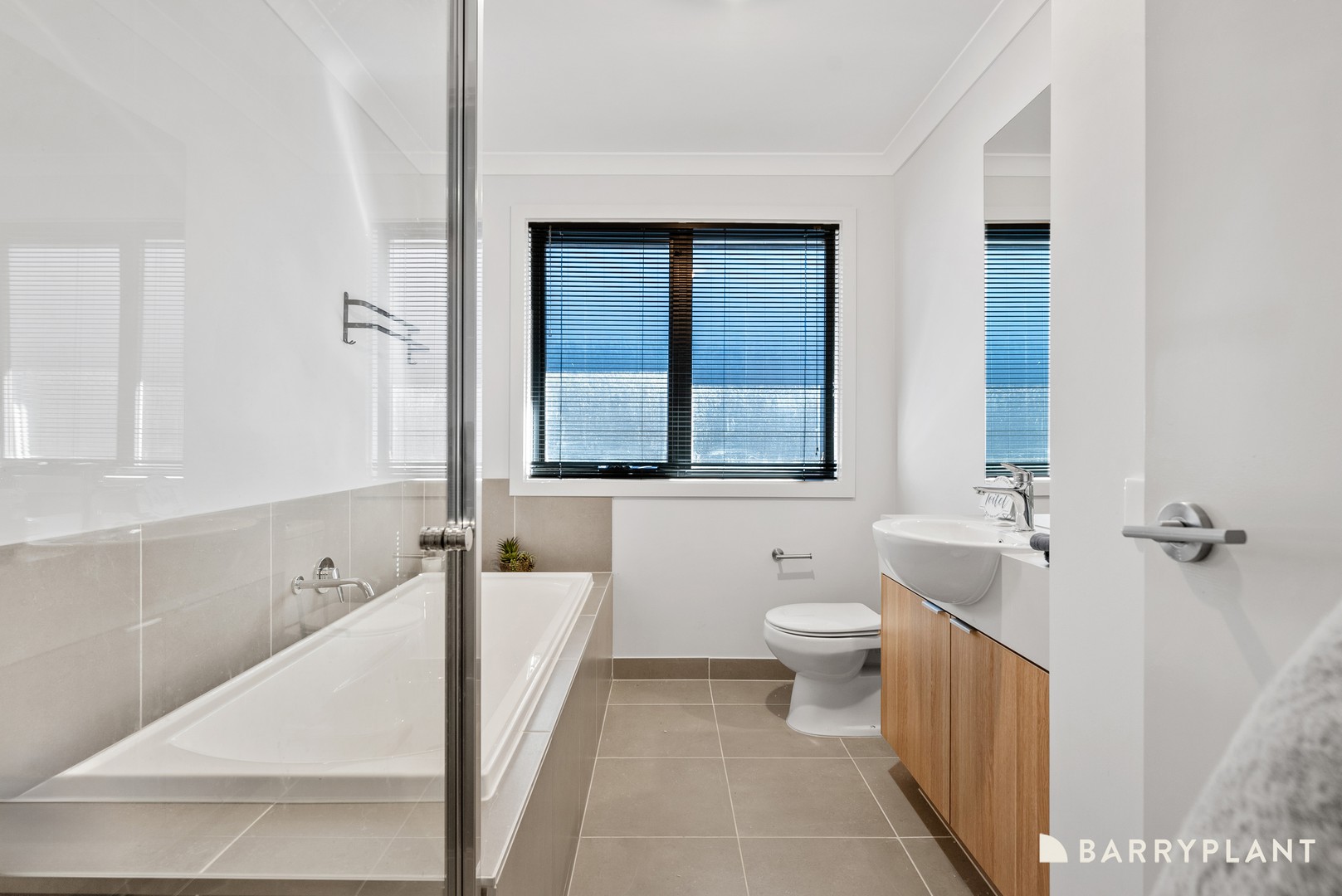 3/1 Greenpoint Drive, Rockbank, VIC 3335, Rockbank - Thumbnail 5