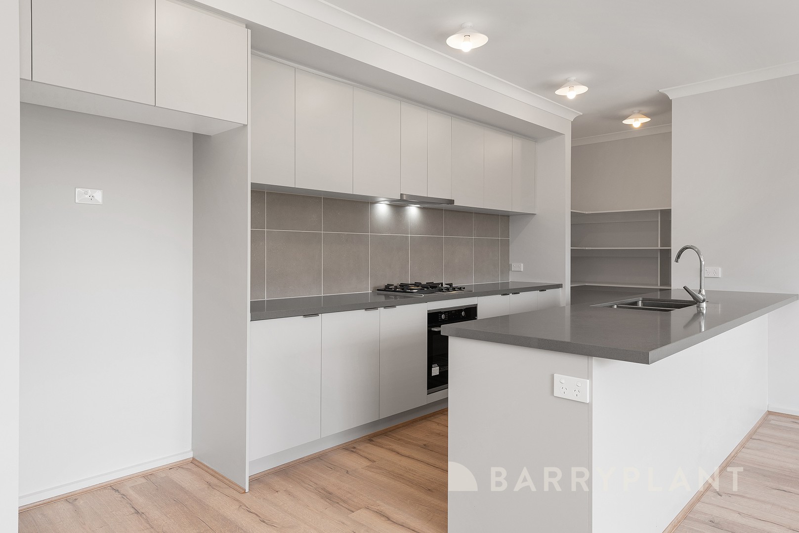 3/1 Greenpoint Drive, Rockbank, VIC 3335, Rockbank - Thumbnail 2