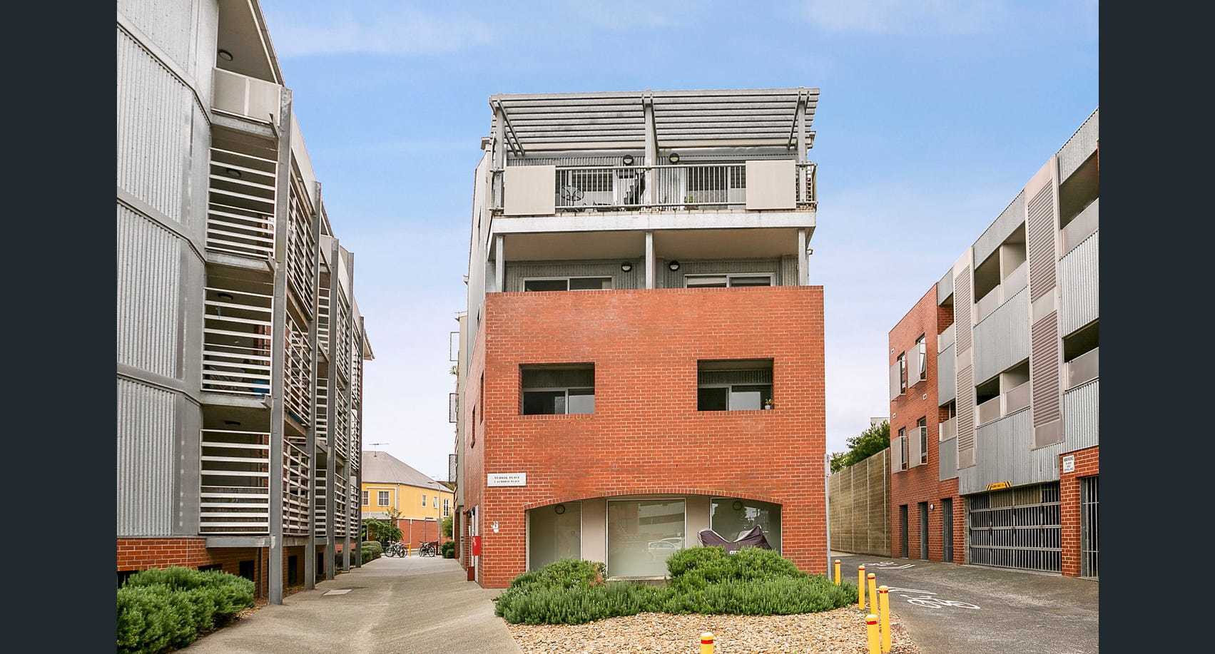 3/1 Gumbri Place, Brunswick, VIC 3056 - Thumbnail 2 - 03/05/2022