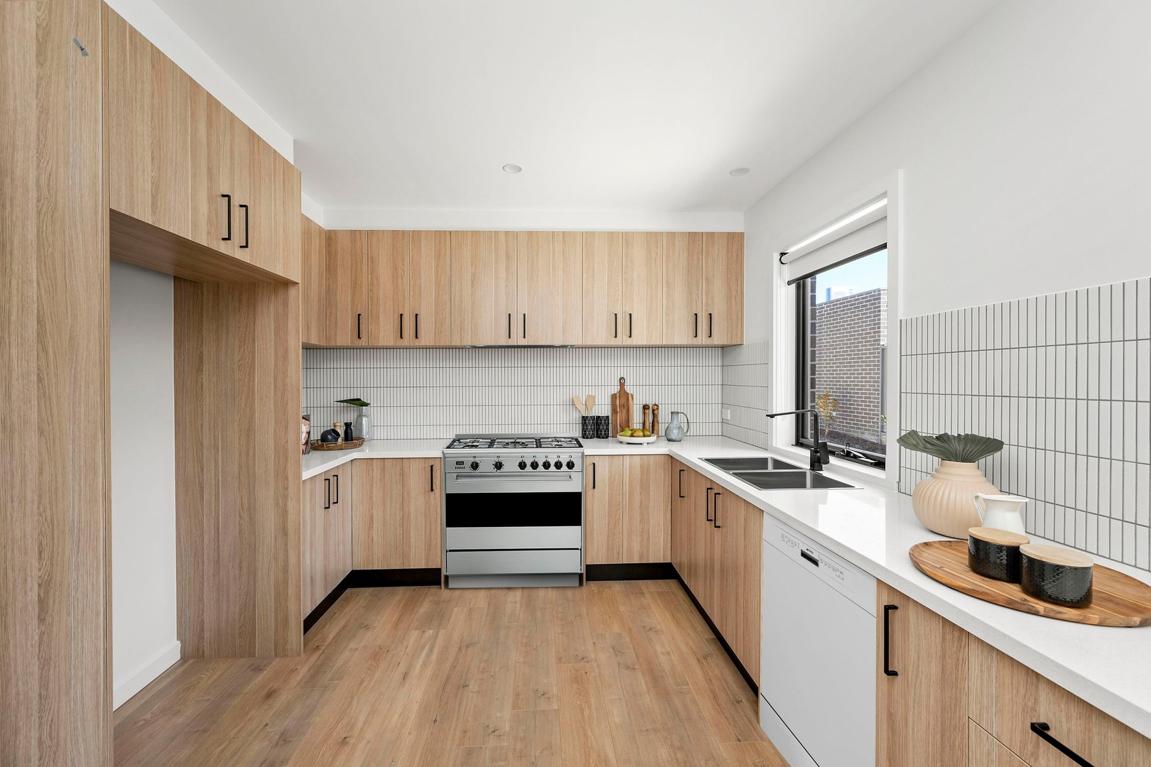 3/10 Hart Street, Airport West, VIC 3042, Airport West - Thumbnail 4