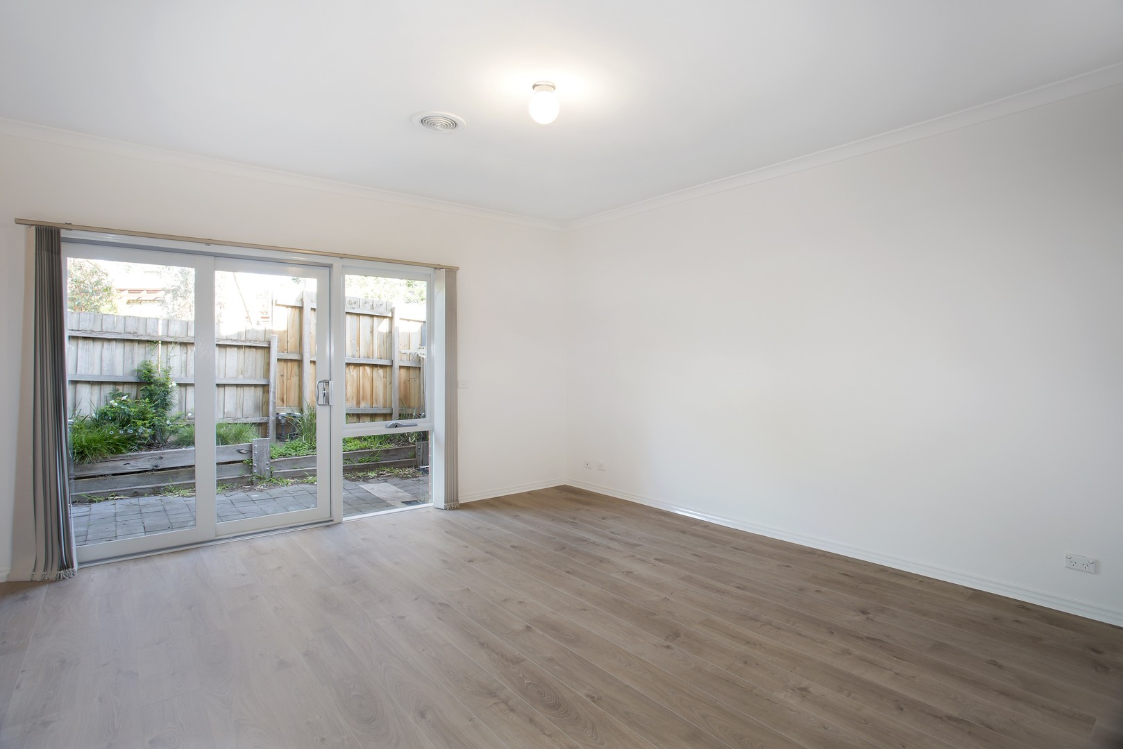 3/101 Martins Lane, Viewbank, VIC 3084, Viewbank - Thumbnail 2