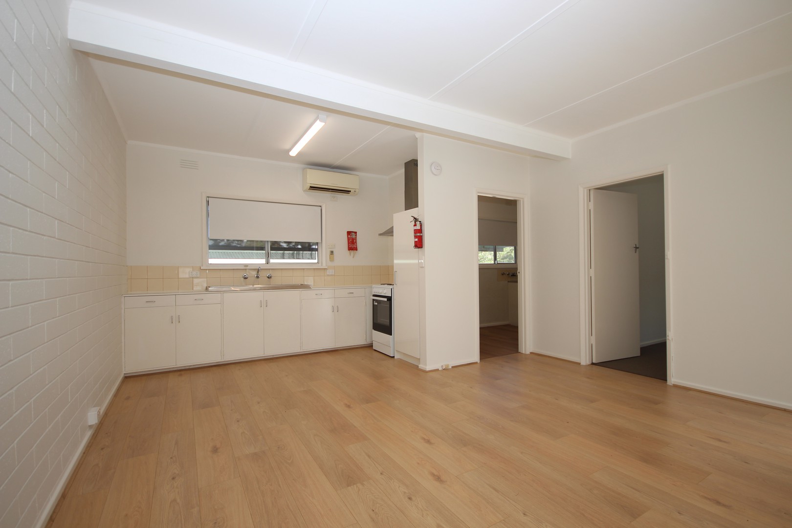 3/110 West Fyans Street, Newtown, VIC 3220, Newtown - Thumbnail 2