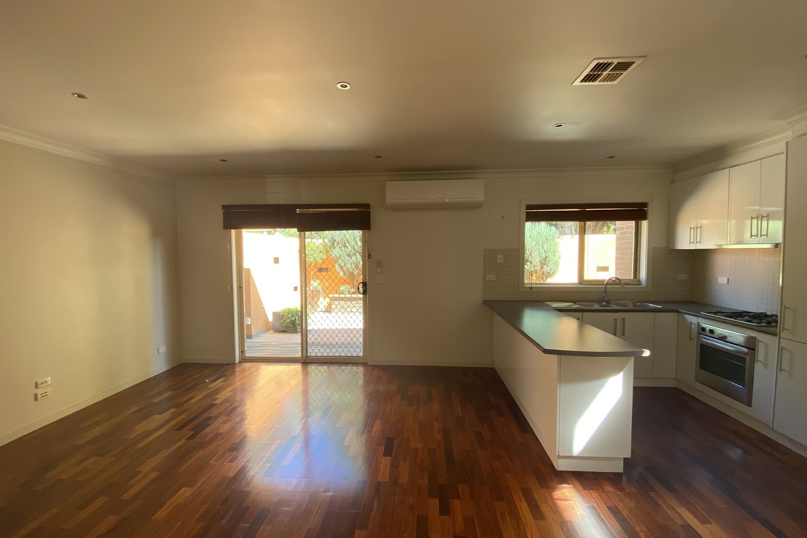 3/111 Hickford Street, Reservoir, VIC 3073, Reservoir - Thumbnail 3
