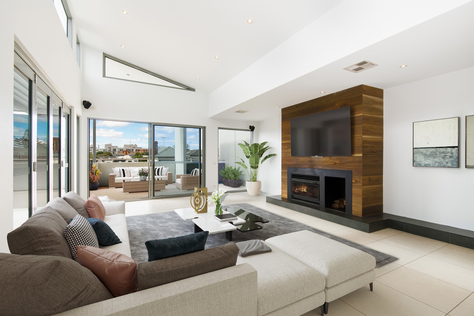 3/114 Yarra Street, Geelong, VIC 3220 - Thumbnail 2 - 05/08/2026