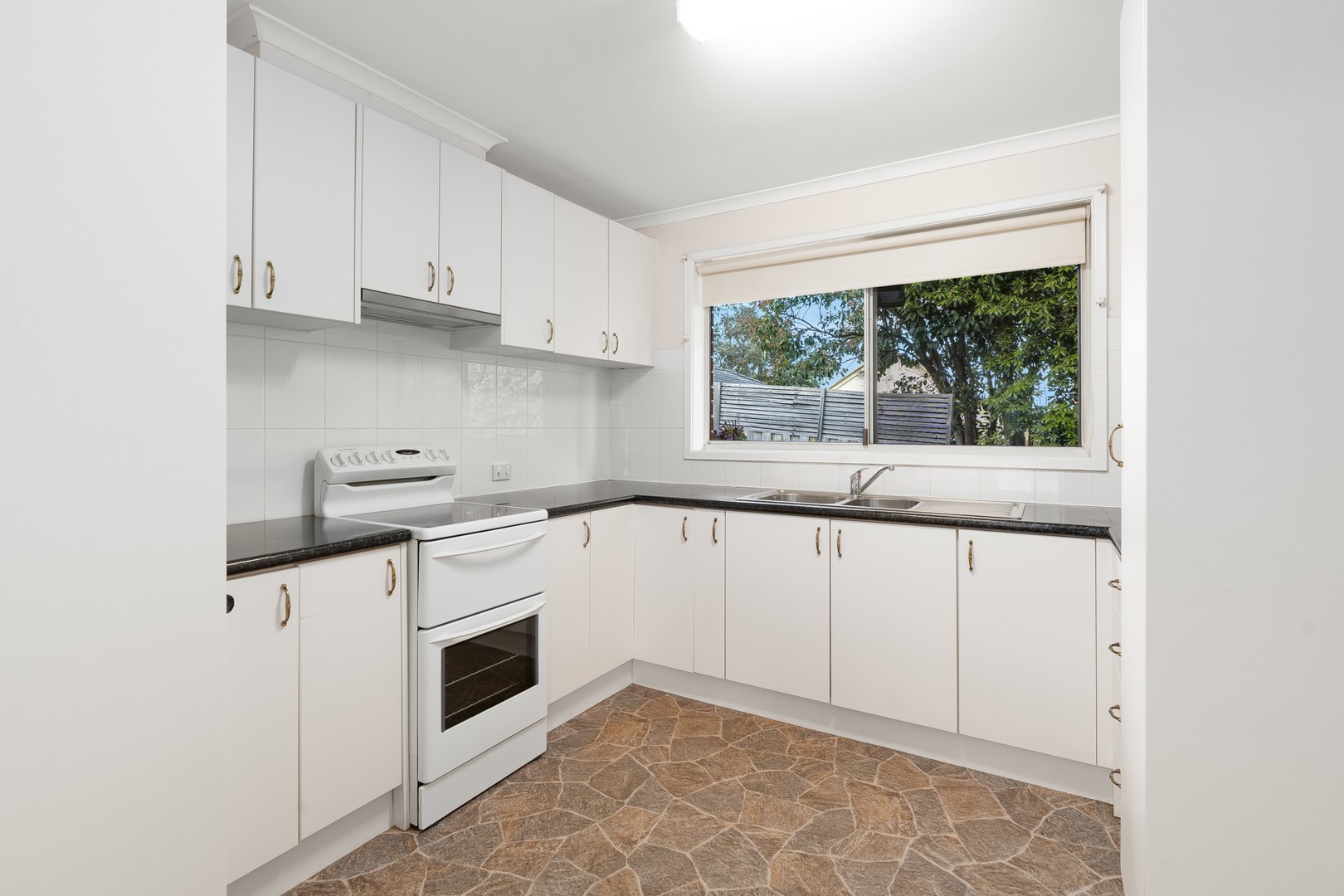 3/12 Duggan Court, Highton, VIC 3216, Highton - Thumbnail 5