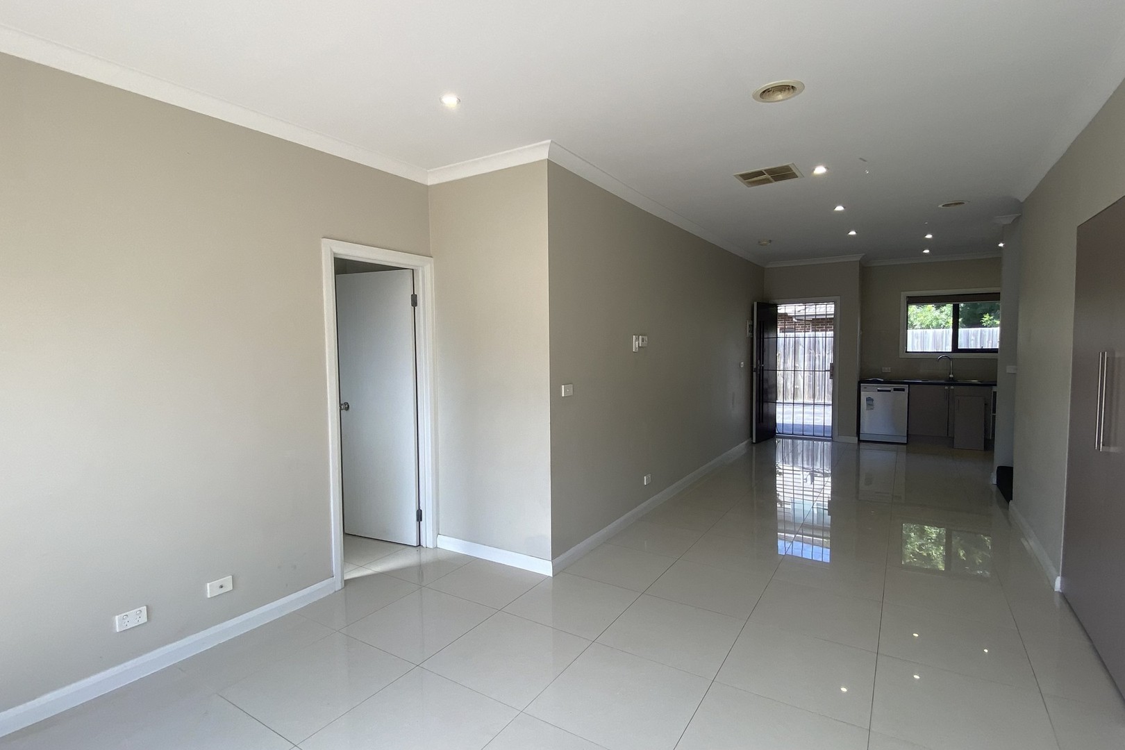 3/121 Cheddar Road, Reservoir, VIC 3073 - Thumbnail 2 - 25/11/2021