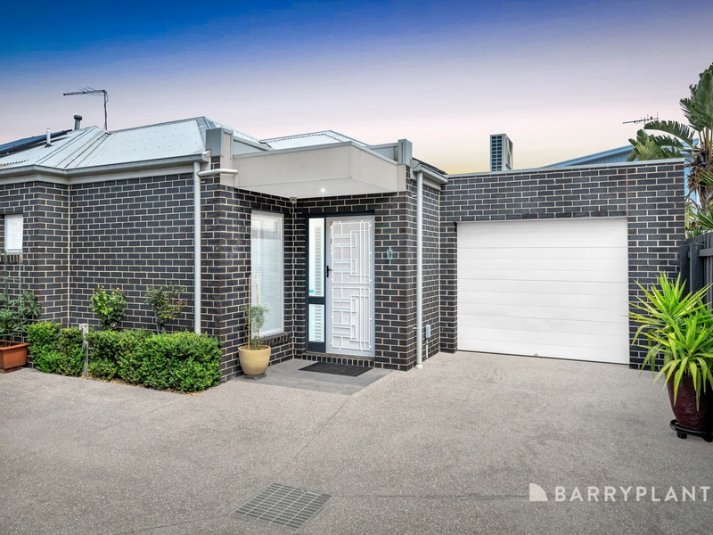 3/131 Woods Street, Newport, VIC 3015 - Image - 21/11/2025