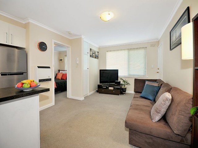 3/137A Woodland Street, Essendon, VIC 3040, Essendon - Thumbnail 2